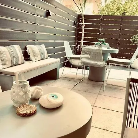 Cozy In Voula Athens